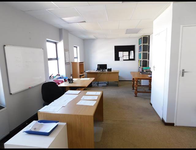 750M² OFFICE FOR SALE IN FERNDALE